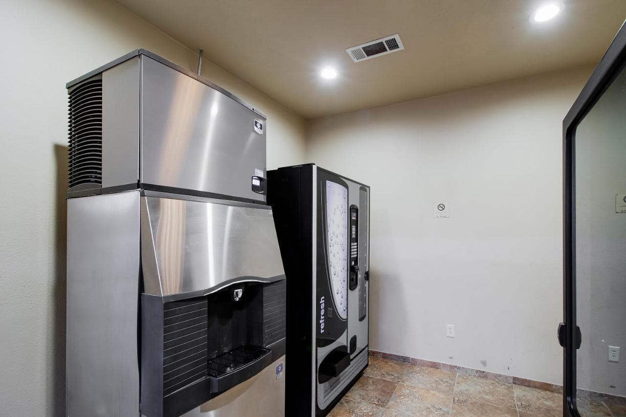 Oyo Pinewood Inn & Suites Silsbee Dış mekan fotoğraf