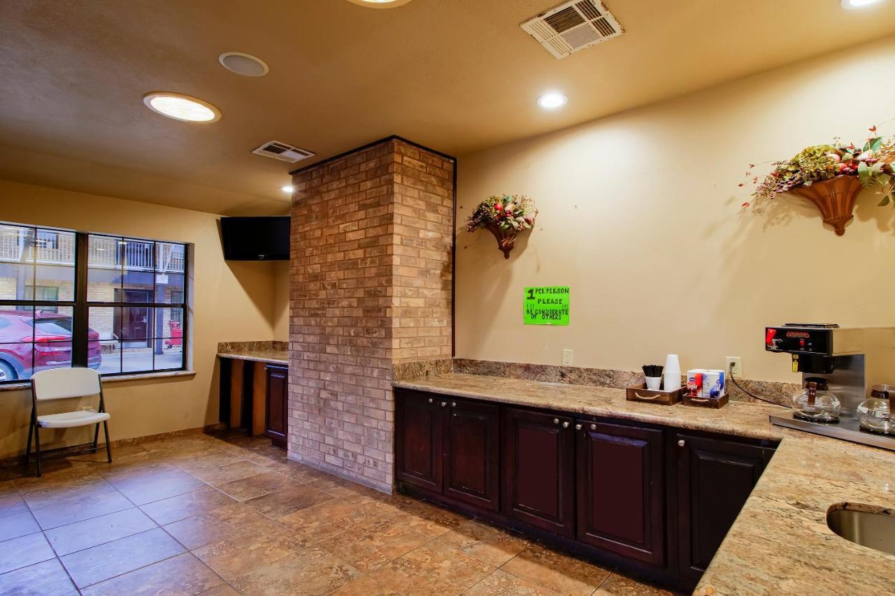 Oyo Pinewood Inn & Suites Silsbee Dış mekan fotoğraf