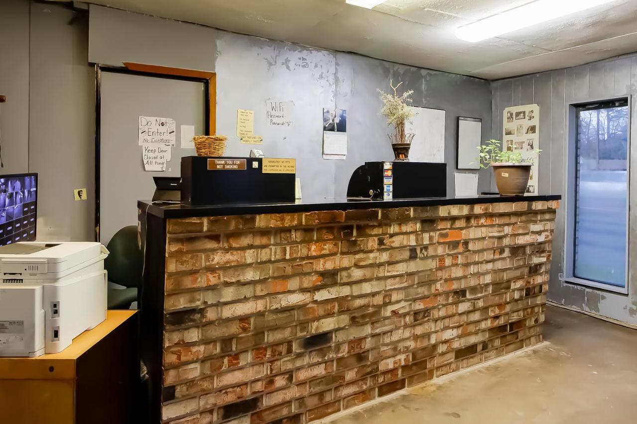 Oyo Pinewood Inn & Suites Silsbee Dış mekan fotoğraf
