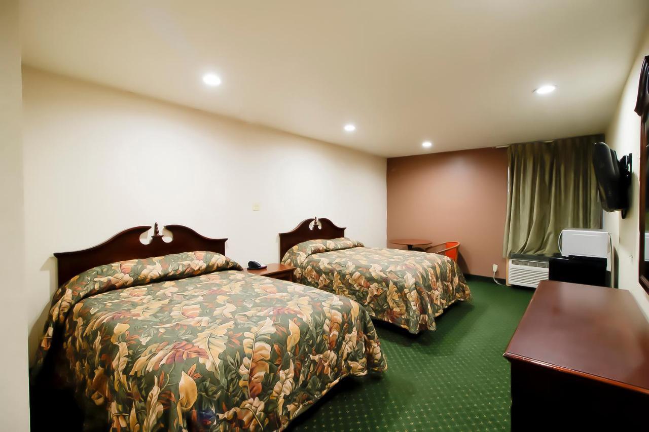 Oyo Pinewood Inn & Suites Silsbee Dış mekan fotoğraf