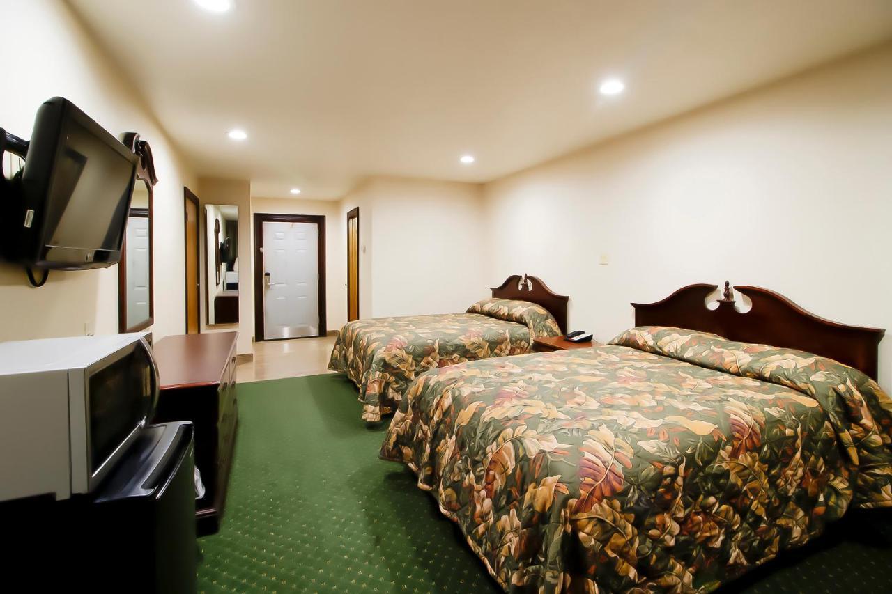 Oyo Pinewood Inn & Suites Silsbee Dış mekan fotoğraf